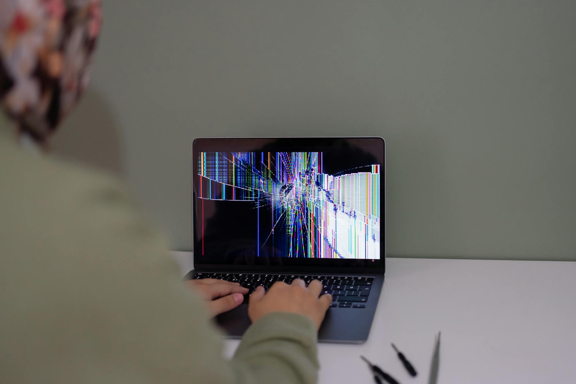Why DIY Screen Repair Often Costs More Than Professional Service